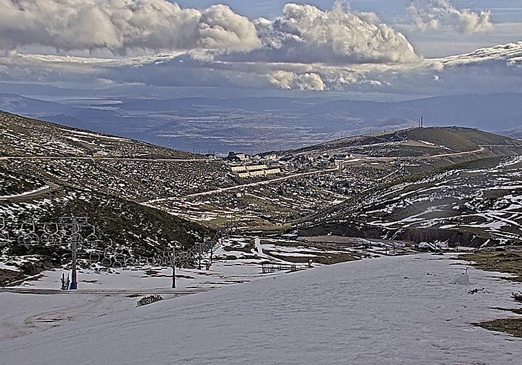 La falta de nieve en Alto Campoo obliga a cerrar las pistas al cuarto día de su apertura